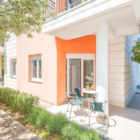 Mihaela Appartement *