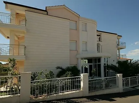 Mihaela Appartement *