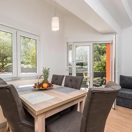 Mihaela Apartament Trogir