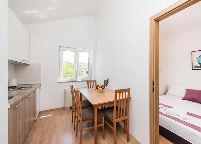 Mihaela شقة تروغير