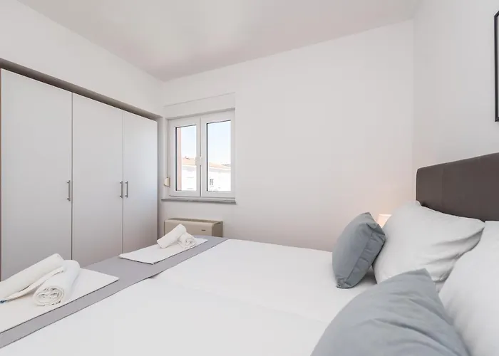 Mihaela تروغير