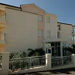 Mihaela Appartement *